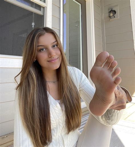 Free Feet Handjob Porn Videos